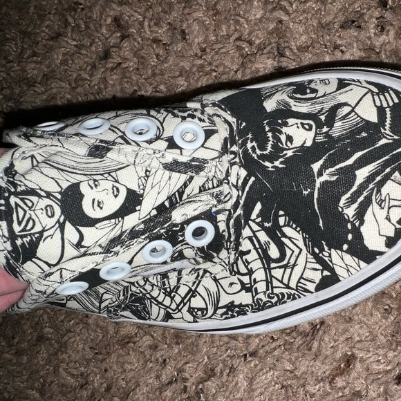 Women's Size 5.5 Marvel Vans - Picture 6 of 7